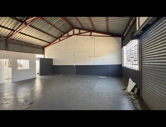 108M² WAREHOUSE TO LET IN WYNBERG